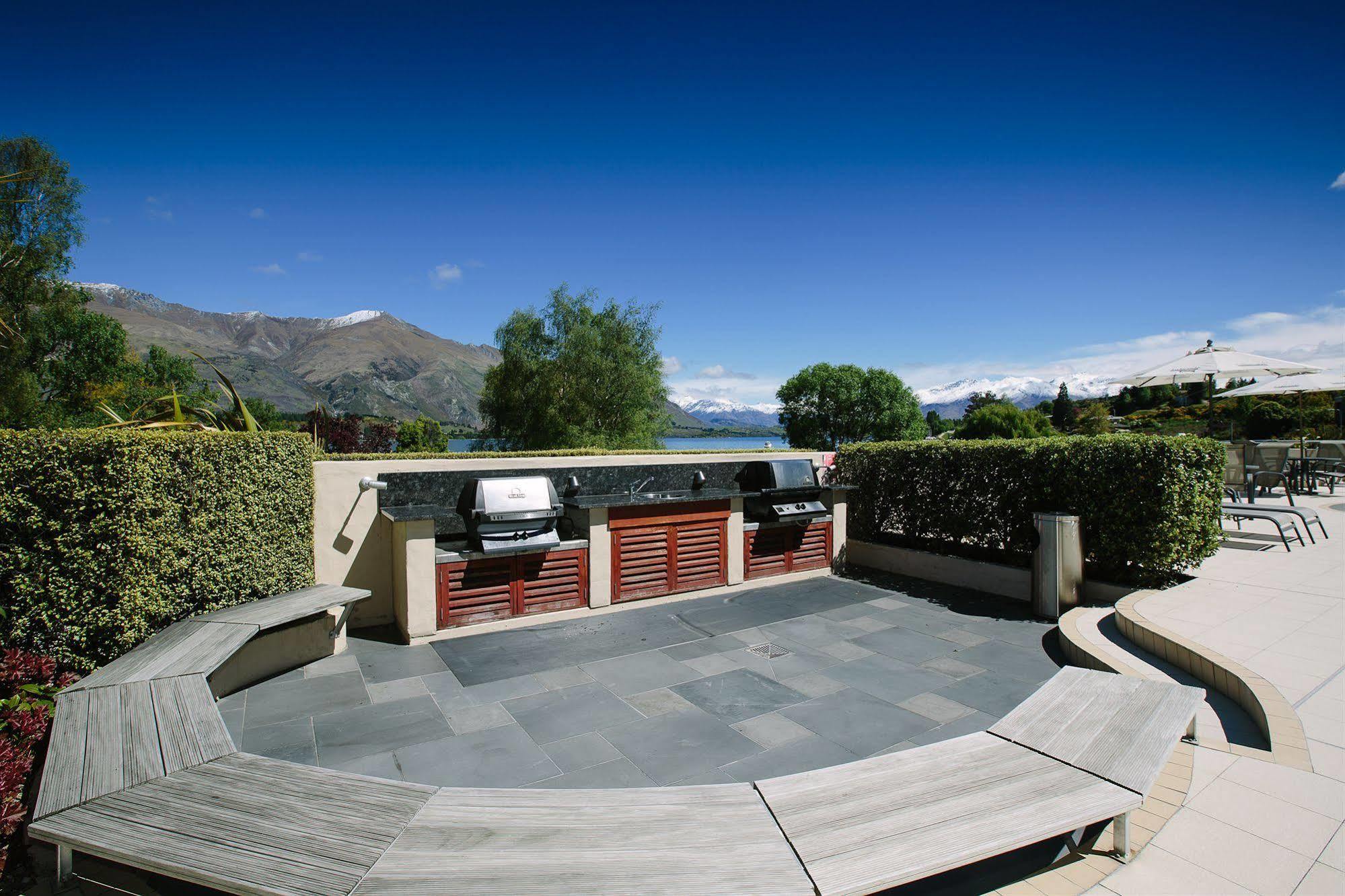 Lakeside Apartments Wanaka Exterior photo